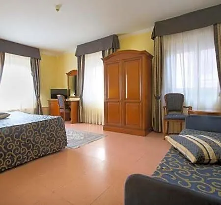 Ada Hotel 3*