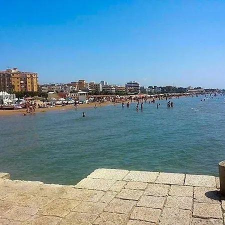 Ada Hotel